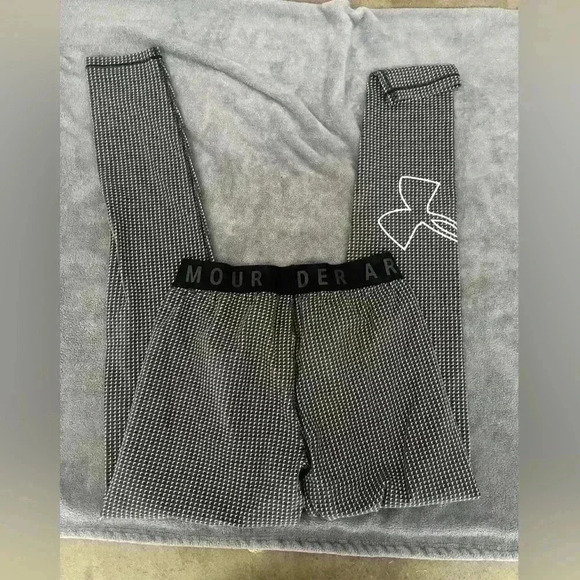 Under Armour Workout Leggings - Picture 2 of 4